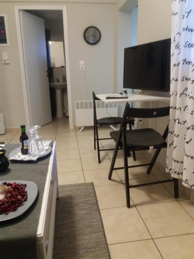 Helen'S Welcoming & Cozy Flat Apartment โกโรปิออน ภายนอก รูปภาพ