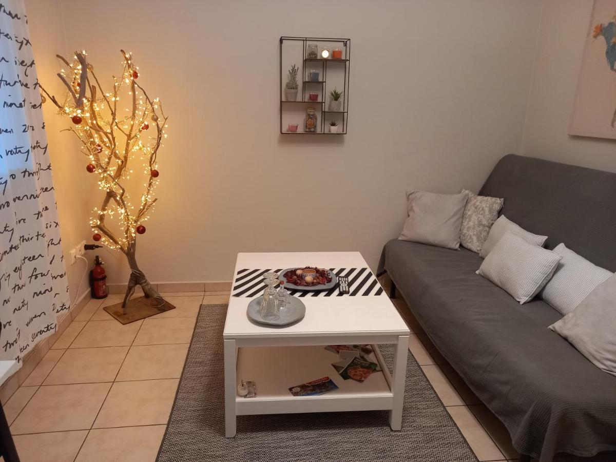 Helen'S Welcoming & Cozy Flat Apartment โกโรปิออน ภายนอก รูปภาพ